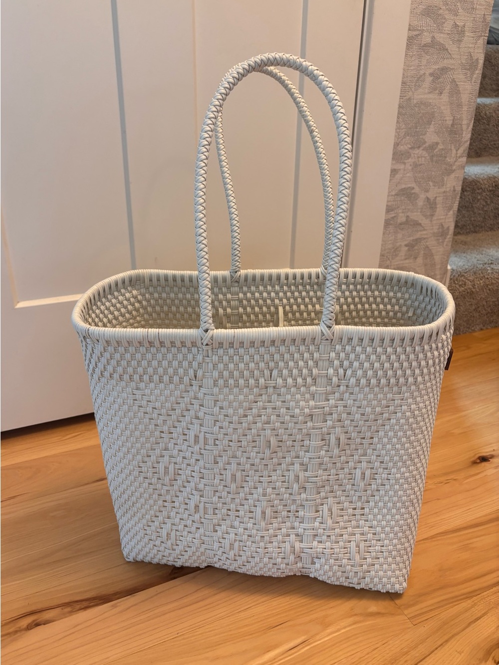 Squeeze De Citron Tote Handwoven White Medium Size